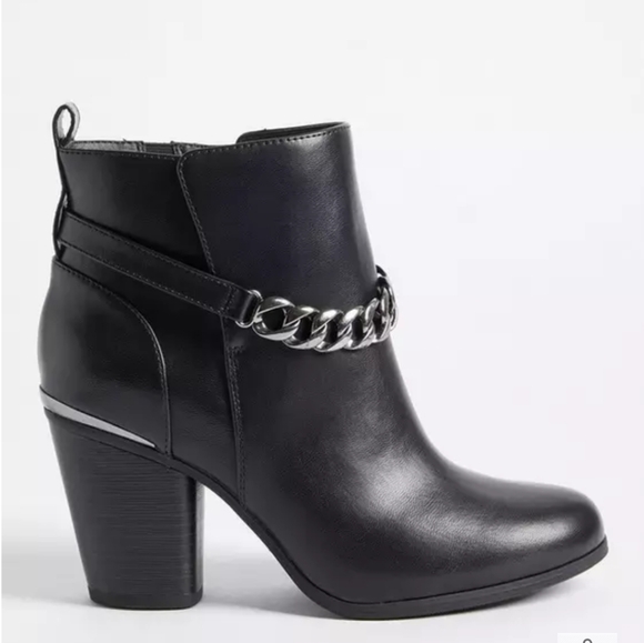 Torrid 💋 size 11 wide Black Ankle Boots w/Chain bootie shoes heeled new - Picture 1 of 9